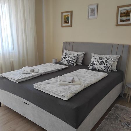 Ema Apartmani Vinkovci Ngoại thất bức ảnh