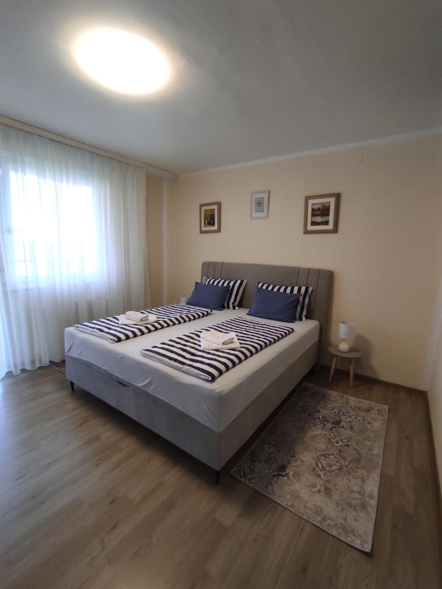 Ema Apartmani Vinkovci Ngoại thất bức ảnh